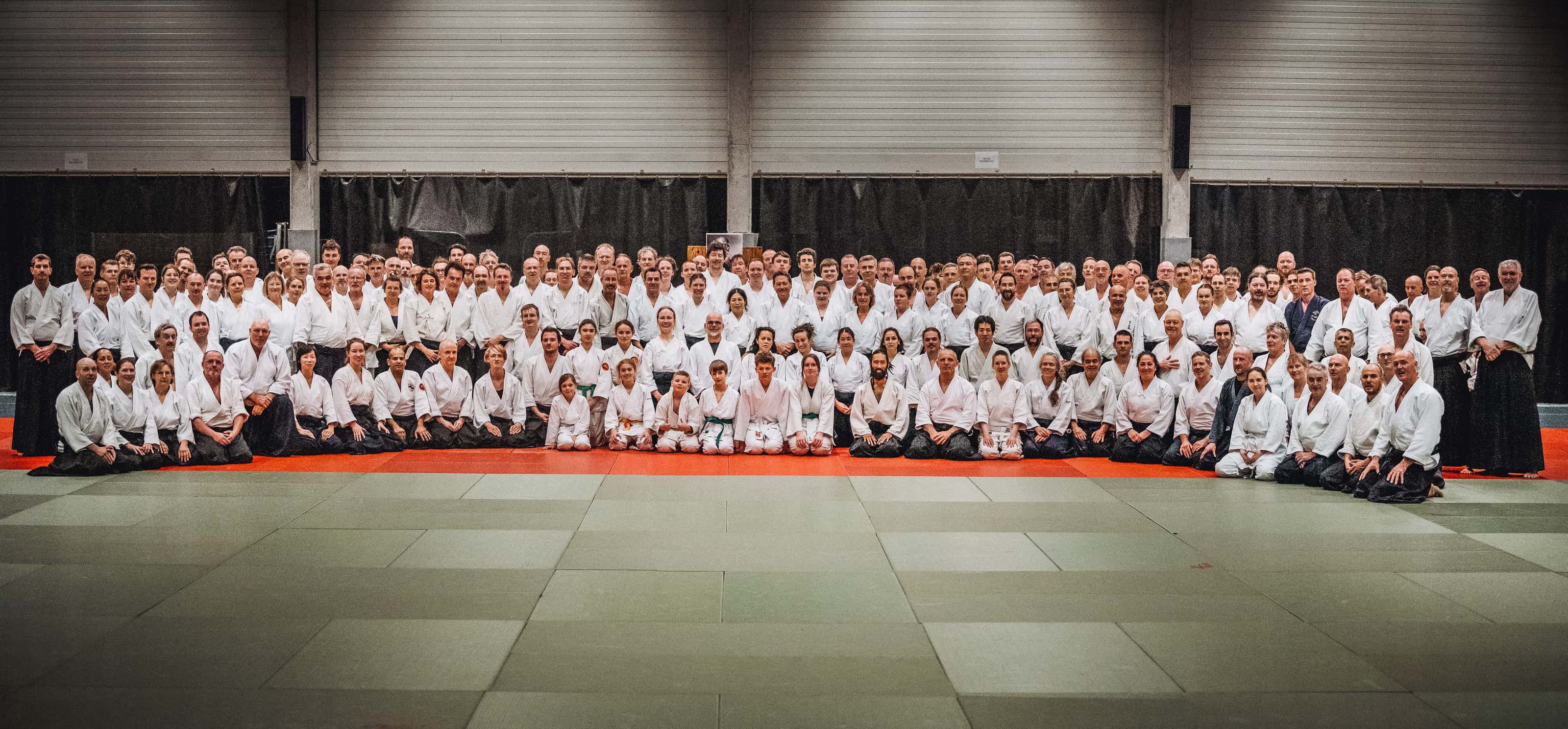aikido demonstratie in dojo, graffo fotografie